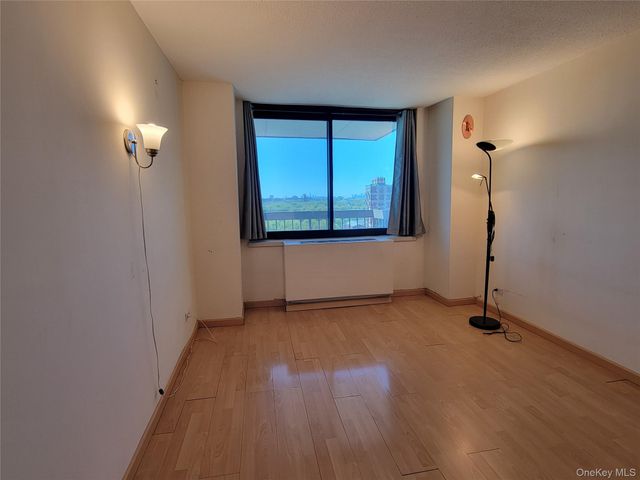 138-35 Elder Avenue 14K, Flushing, NY 11355