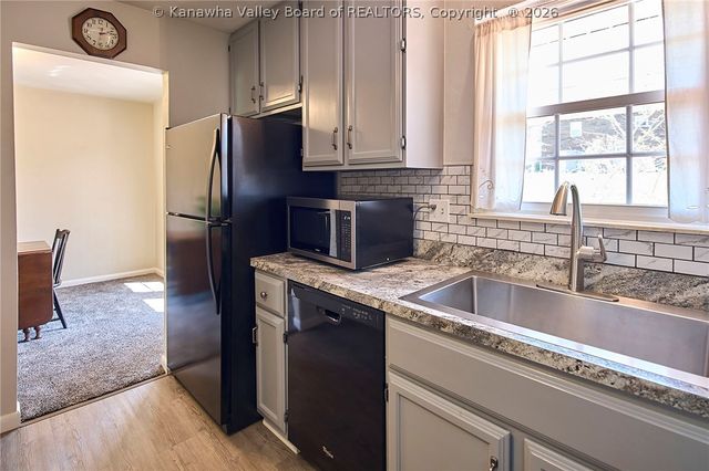 287 Oakmont Drive, Poca, WV 25159