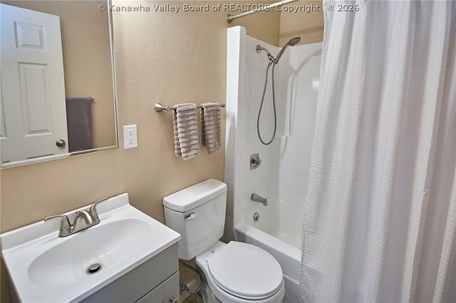 287 Oakmont Drive, Poca, WV 25159