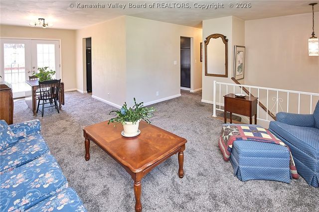 287 Oakmont Drive, Poca, WV 25159