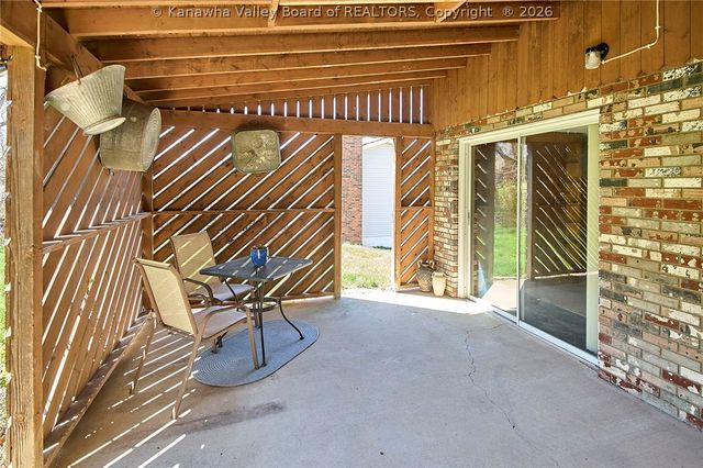 287 Oakmont Drive, Poca, WV 25159