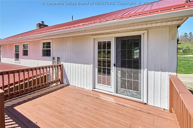 287 Oakmont Drive, Poca, WV 25159