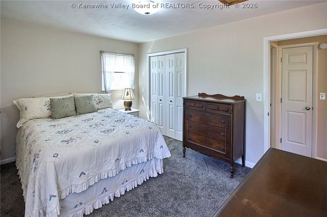 287 Oakmont Drive, Poca, WV 25159