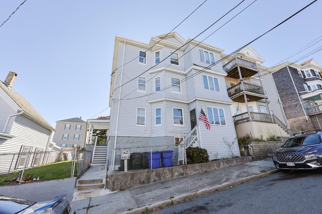 212-218 Lowell St, Fall River, MA 02721