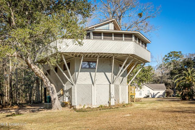 7417 Bluff Point Road, Gautier, MS 39553