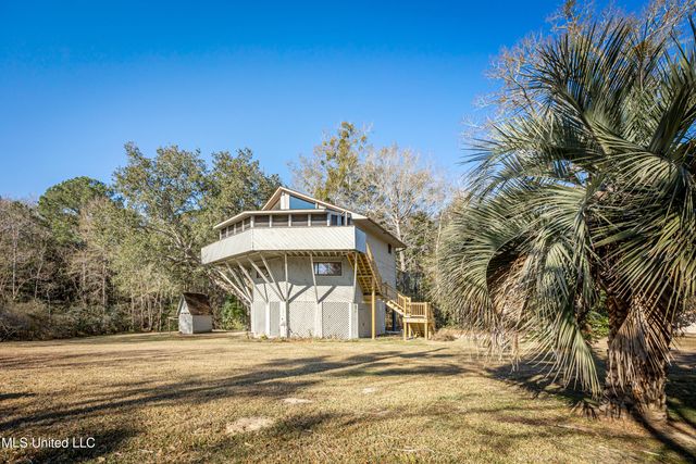 7417 Bluff Point Road, Gautier, MS 39553