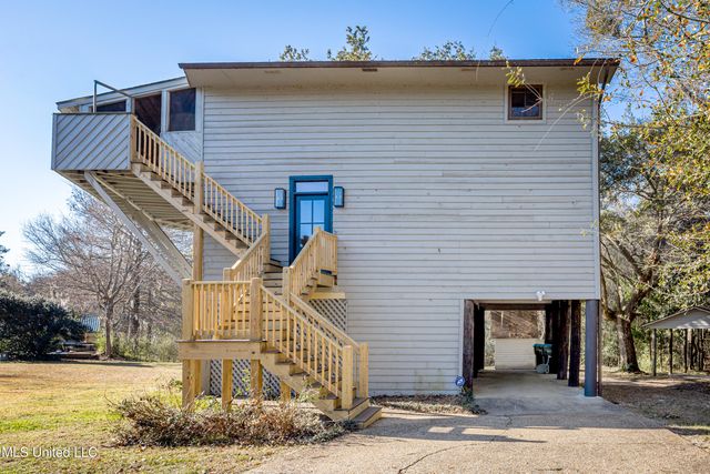 7417 Bluff Point Road, Gautier, MS 39553