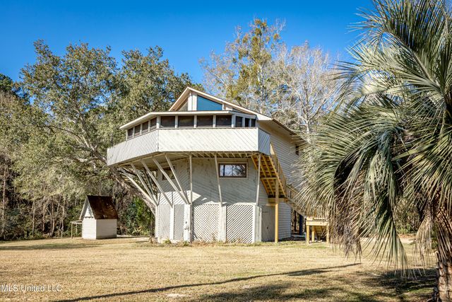 7417 Bluff Point Road, Gautier, MS 39553