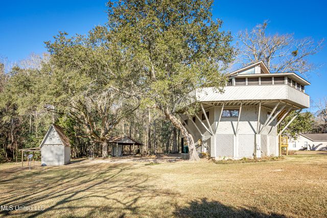 7417 Bluff Point Road, Gautier, MS 39553