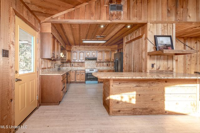 7417 Bluff Point Road, Gautier, MS 39553