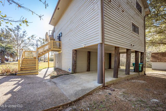 7417 Bluff Point Road, Gautier, MS 39553