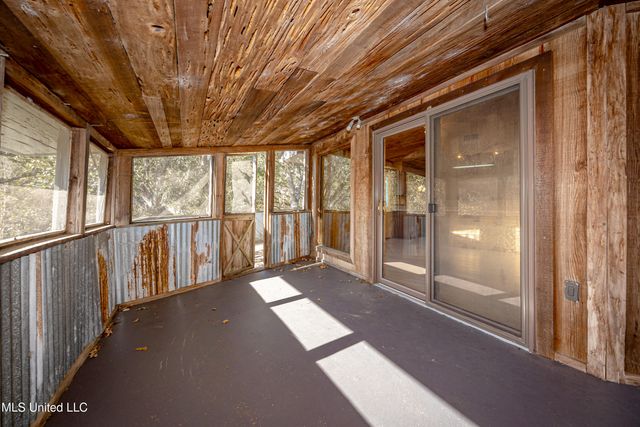 7417 Bluff Point Road, Gautier, MS 39553