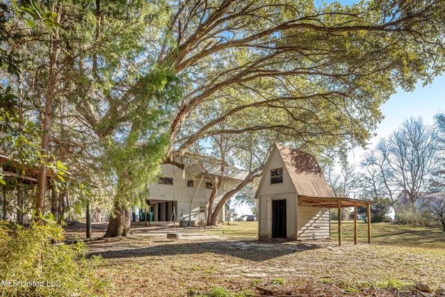 7417 Bluff Point Road, Gautier, MS 39553