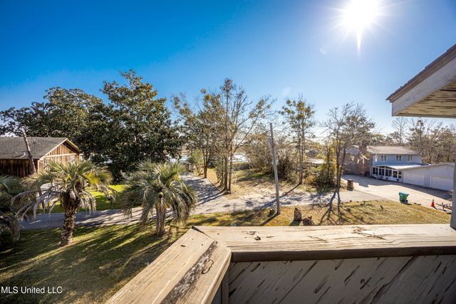 7417 Bluff Point Road, Gautier, MS 39553