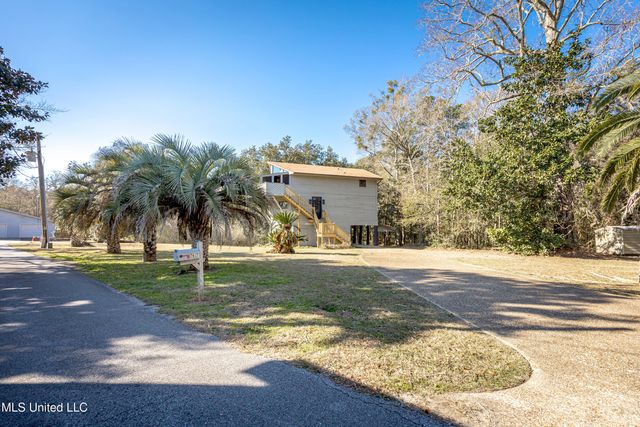 7417 Bluff Point Road, Gautier, MS 39553