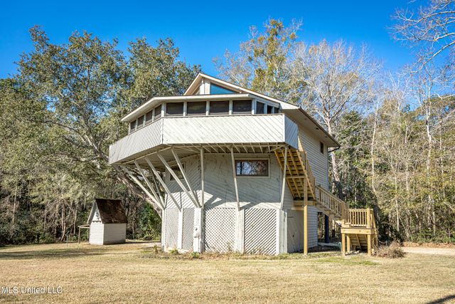 7417 Bluff Point Road, Gautier, MS 39553