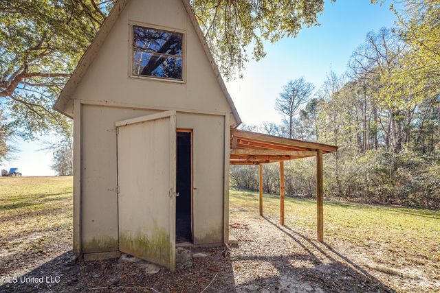 7417 Bluff Point Road, Gautier, MS 39553