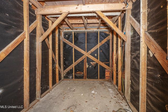 7417 Bluff Point Road, Gautier, MS 39553