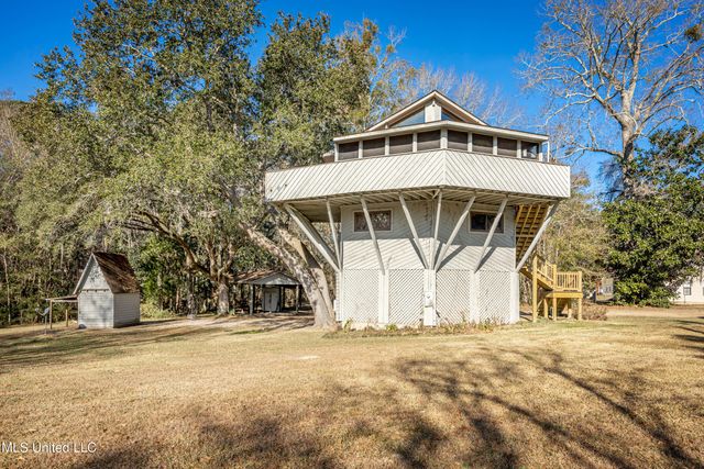 7417 Bluff Point Road, Gautier, MS 39553