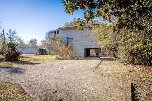 7417 Bluff Point Road, Gautier, MS 39553