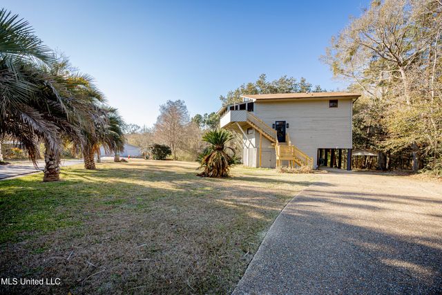 7417 Bluff Point Road, Gautier, MS 39553