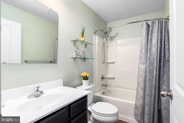 8 CRABAPPLE CT, Elkton, MD 21921