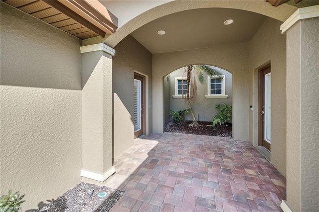 6689 Alden Woods CIR # 201, Naples, FL 34113