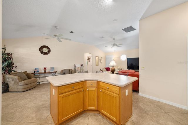 871 CASTLEBERRY CIRCLE, The Villages, FL 32162