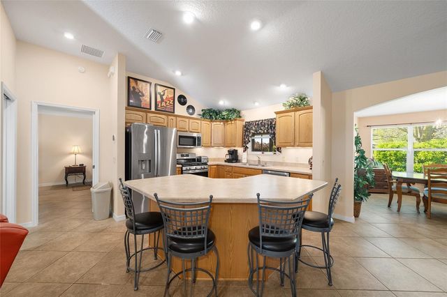 871 CASTLEBERRY CIRCLE, The Villages, FL 32162