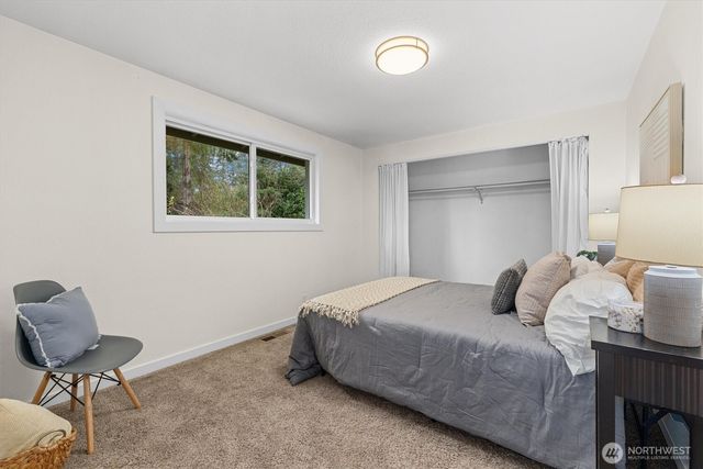 15919 NE 84th Avenue NE, Kenmore, WA 98028