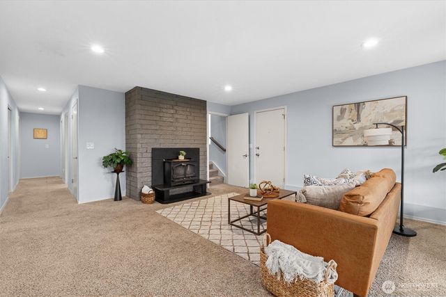 15919 NE 84th Avenue NE, Kenmore, WA 98028