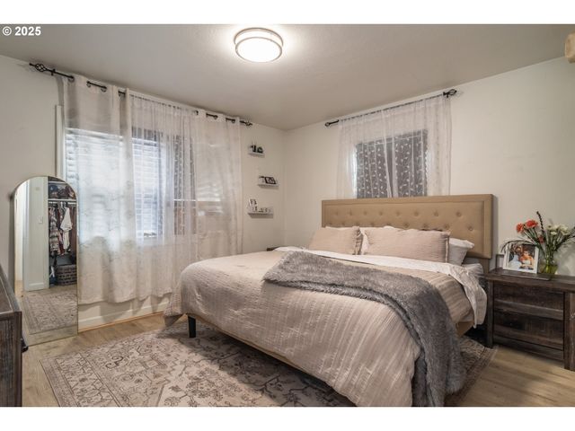 732 W NEBO St, Roseburg, OR 97471