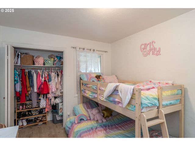 732 W NEBO St, Roseburg, OR 97471