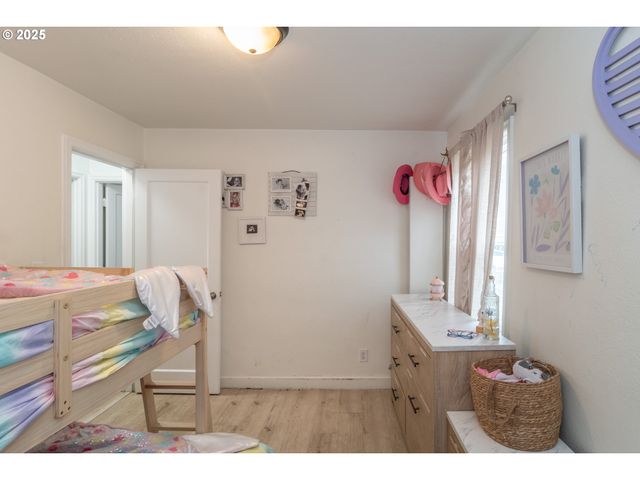 732 W NEBO St, Roseburg, OR 97471