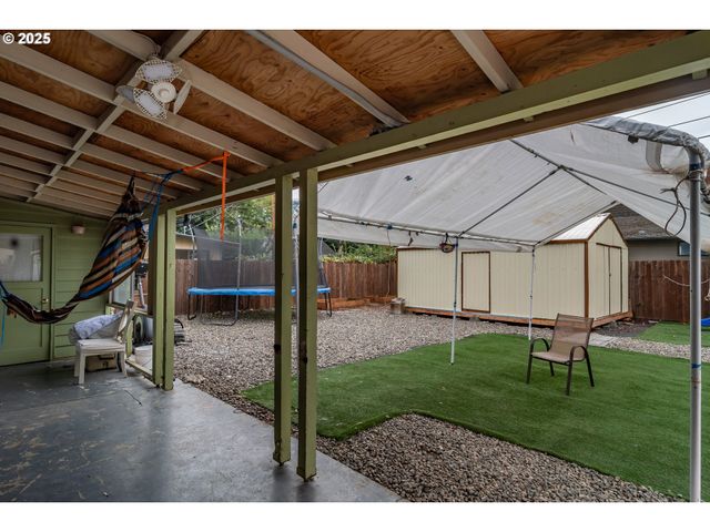 732 W NEBO St, Roseburg, OR 97471