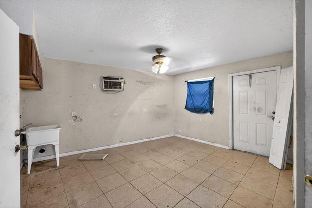 1307 NW 15th Place, Fort Lauderdale, FL 33311