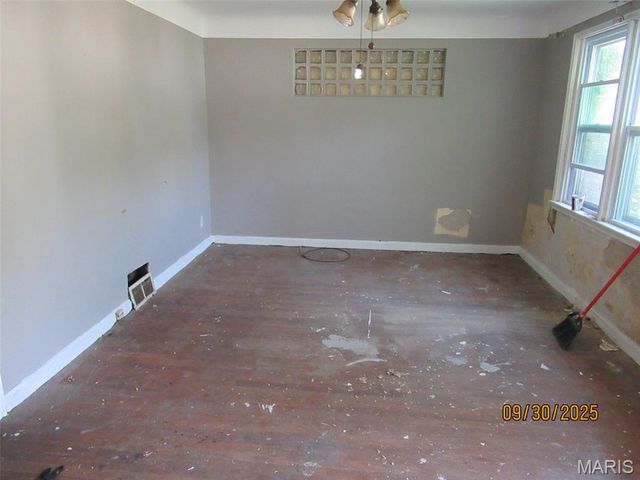 7516 Calvin Avenue, St Louis, MO 63136