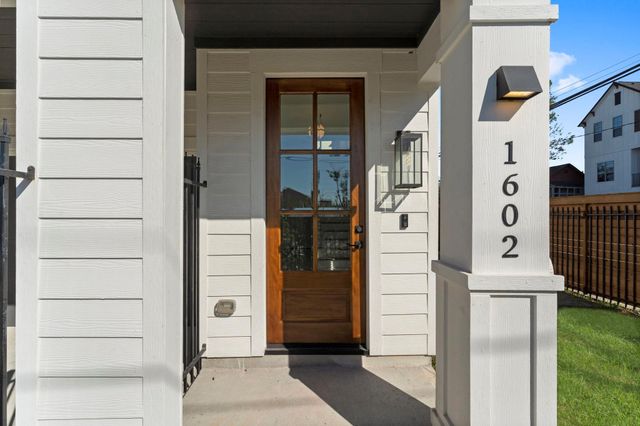 1602 Chestnut Street, Houston, TX 77009