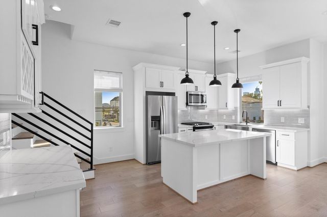 1602 Chestnut Street, Houston, TX 77009