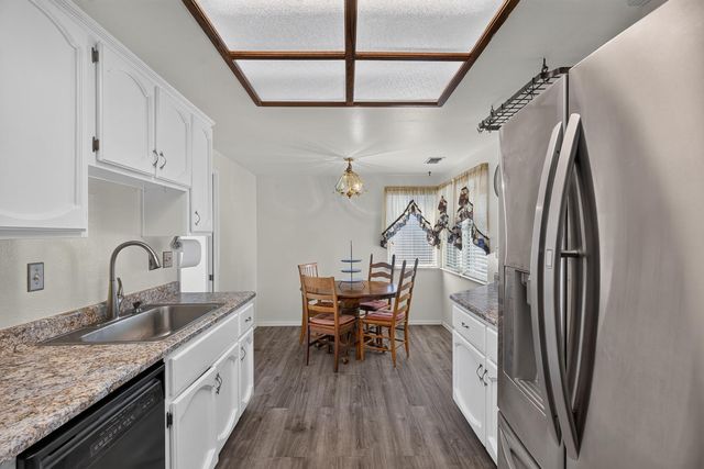 6809 Paseo Del Sol Way, Elk Grove, CA 95758
