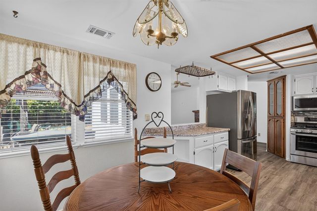 6809 Paseo Del Sol Way, Elk Grove, CA 95758