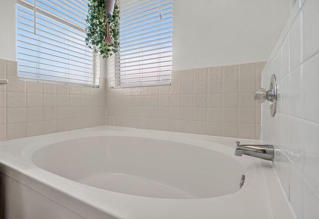 6809 Paseo Del Sol Way, Elk Grove, CA 95758