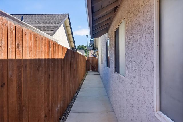 6809 Paseo Del Sol Way, Elk Grove, CA 95758