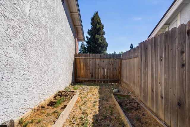 6809 Paseo Del Sol Way, Elk Grove, CA 95758