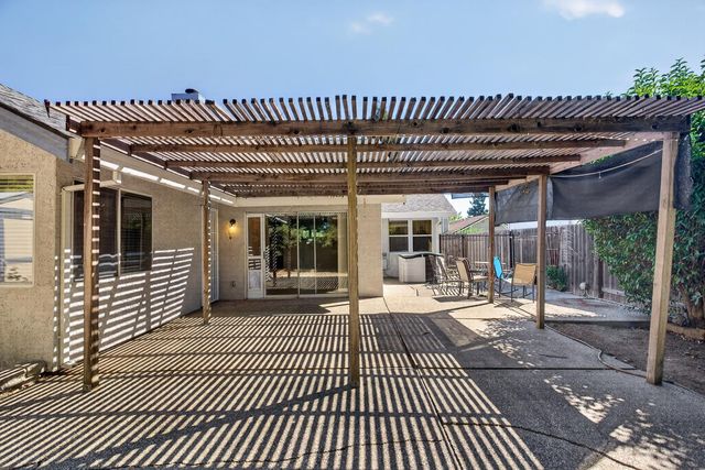 6809 Paseo Del Sol Way, Elk Grove, CA 95758