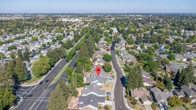 6809 Paseo Del Sol Way, Elk Grove, CA 95758