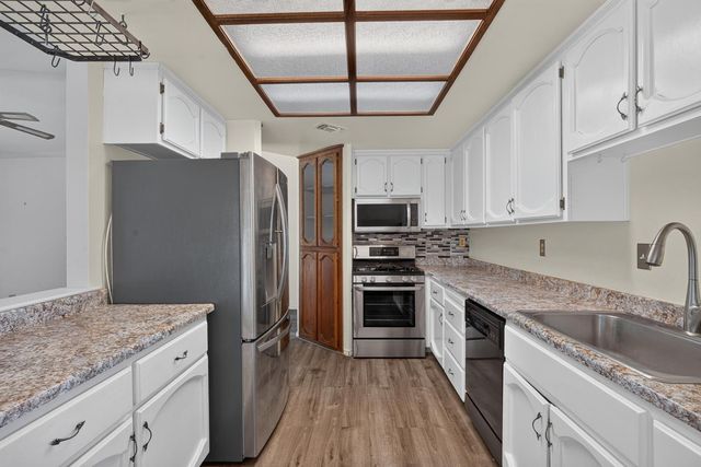 6809 Paseo Del Sol Way, Elk Grove, CA 95758