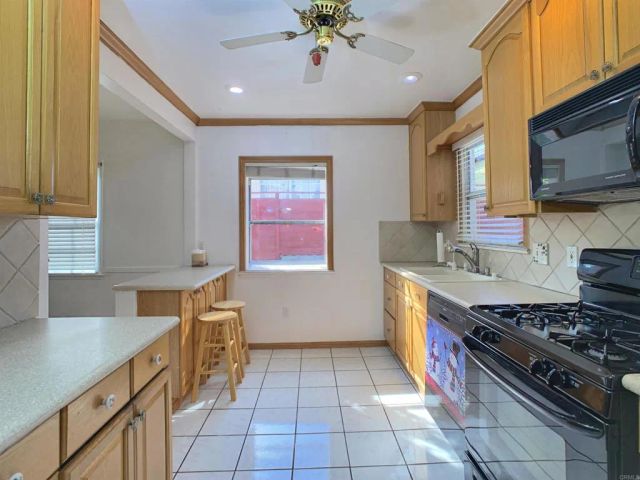 6070 Odessa Ave, La Mesa, CA 91942