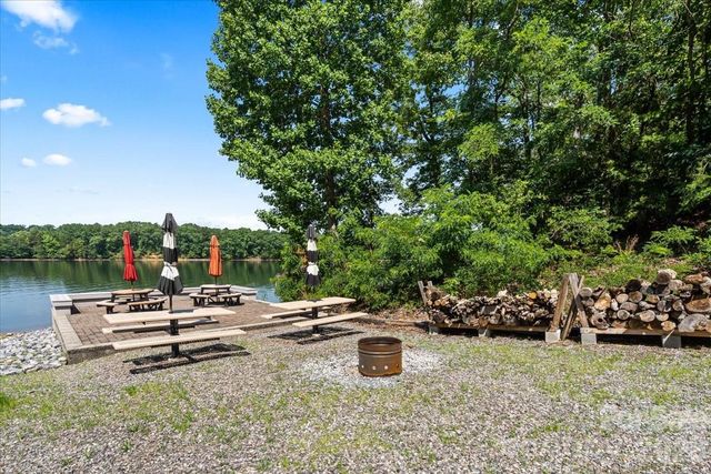 113 N Harbor Watch Drive, Statesville, NC 28677