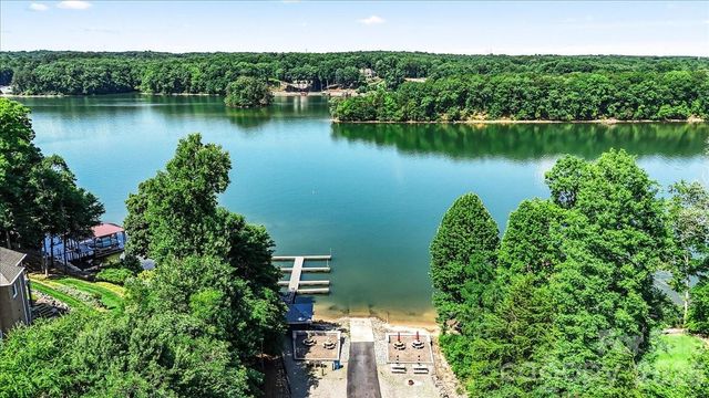 113 N Harbor Watch Drive, Statesville, NC 28677